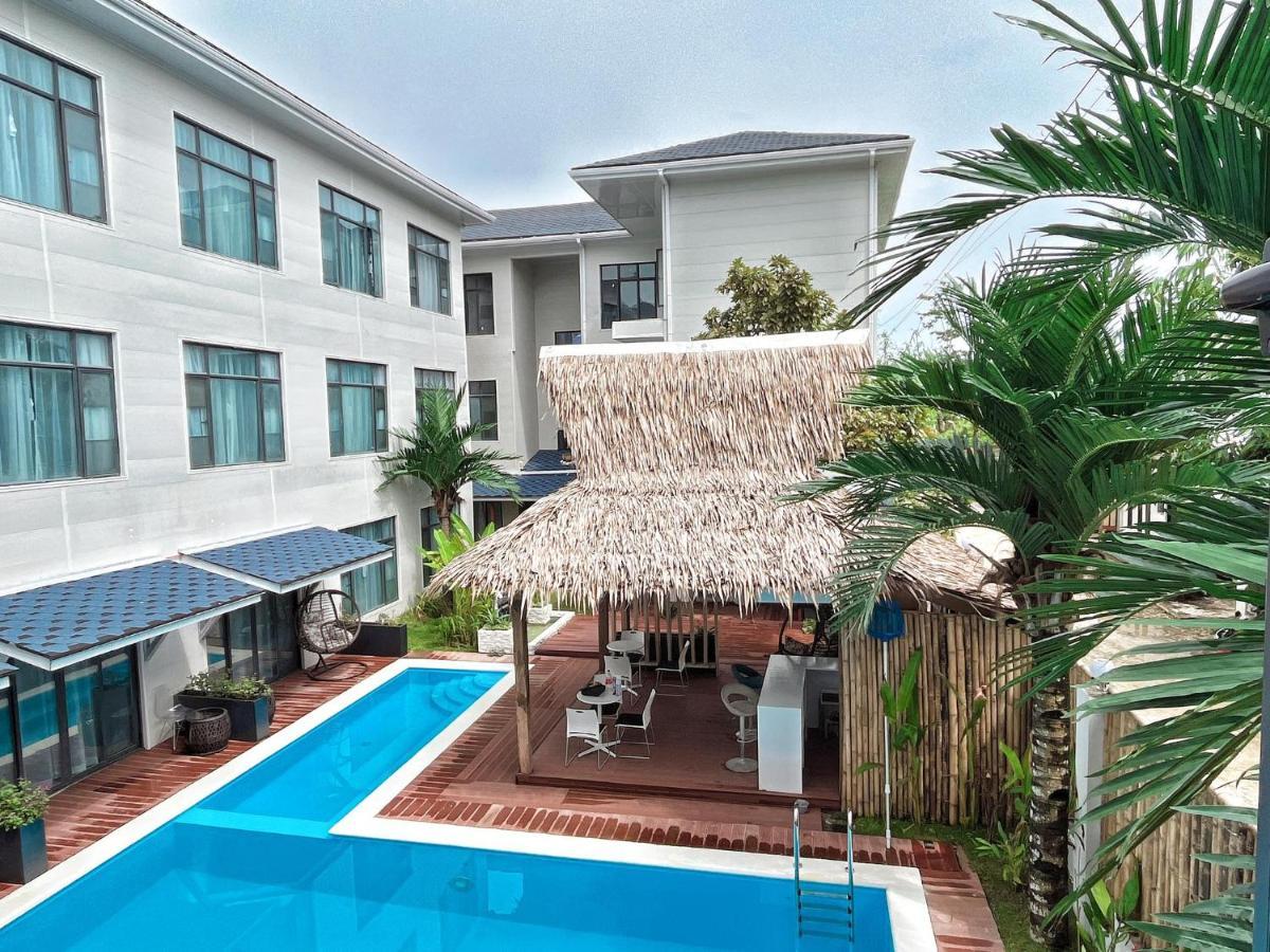 Siargao Seasky Resort Catangnan Esterno foto