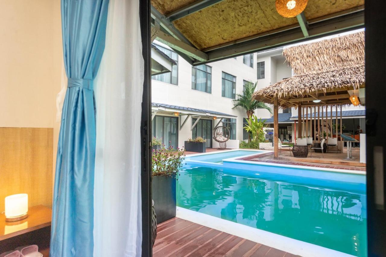 Siargao Seasky Resort Catangnan Esterno foto